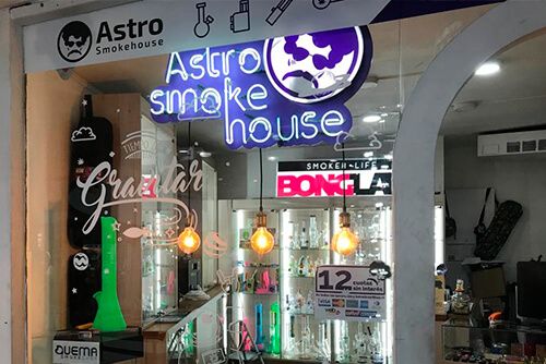 Astro SmokeHouse